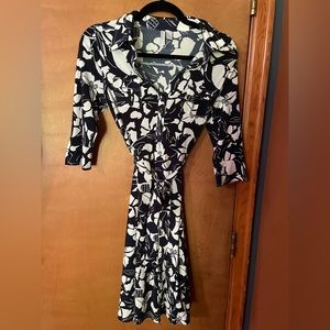 Old Navy belted dress. Navy/White.